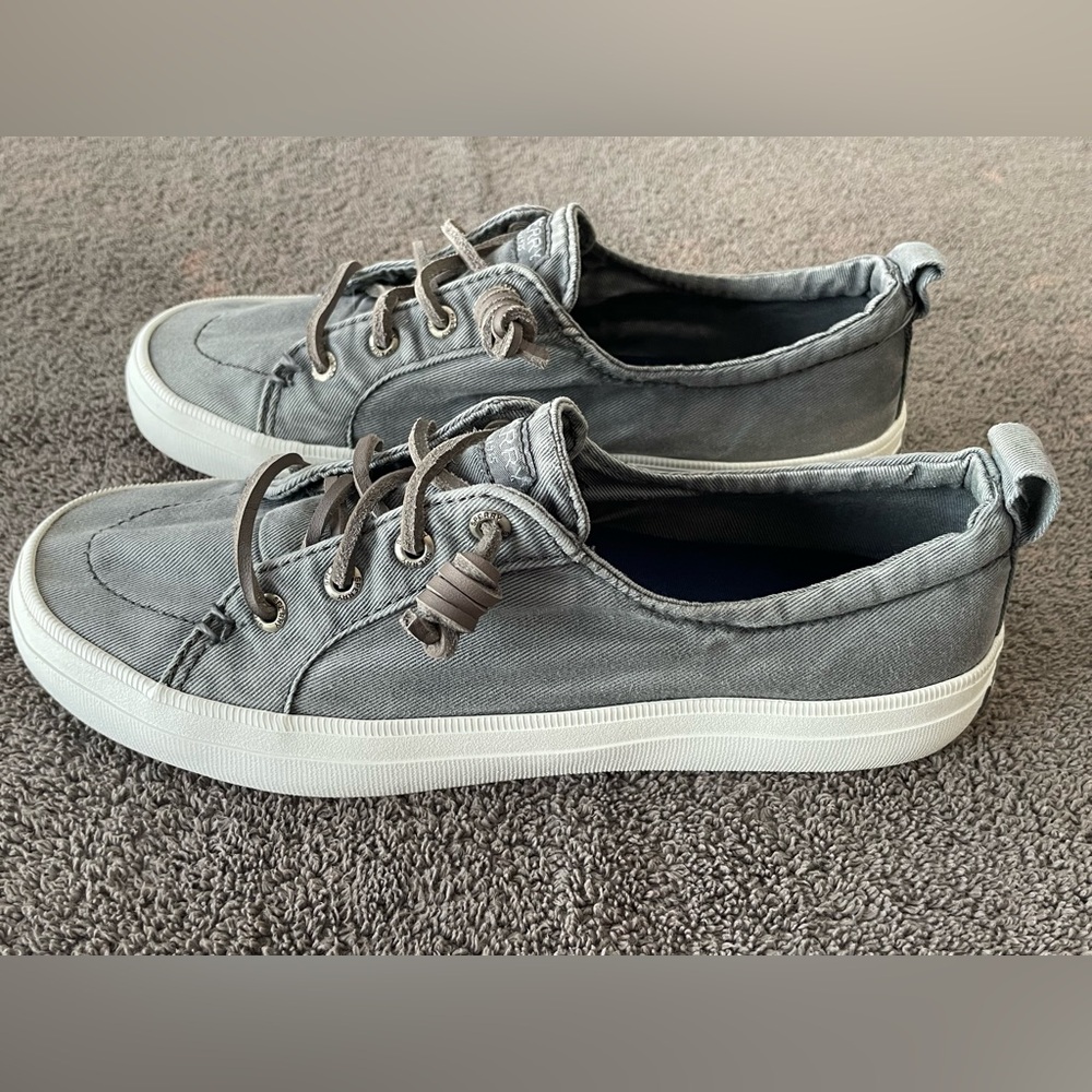 Women’s Sperry Sneakers: Size 7